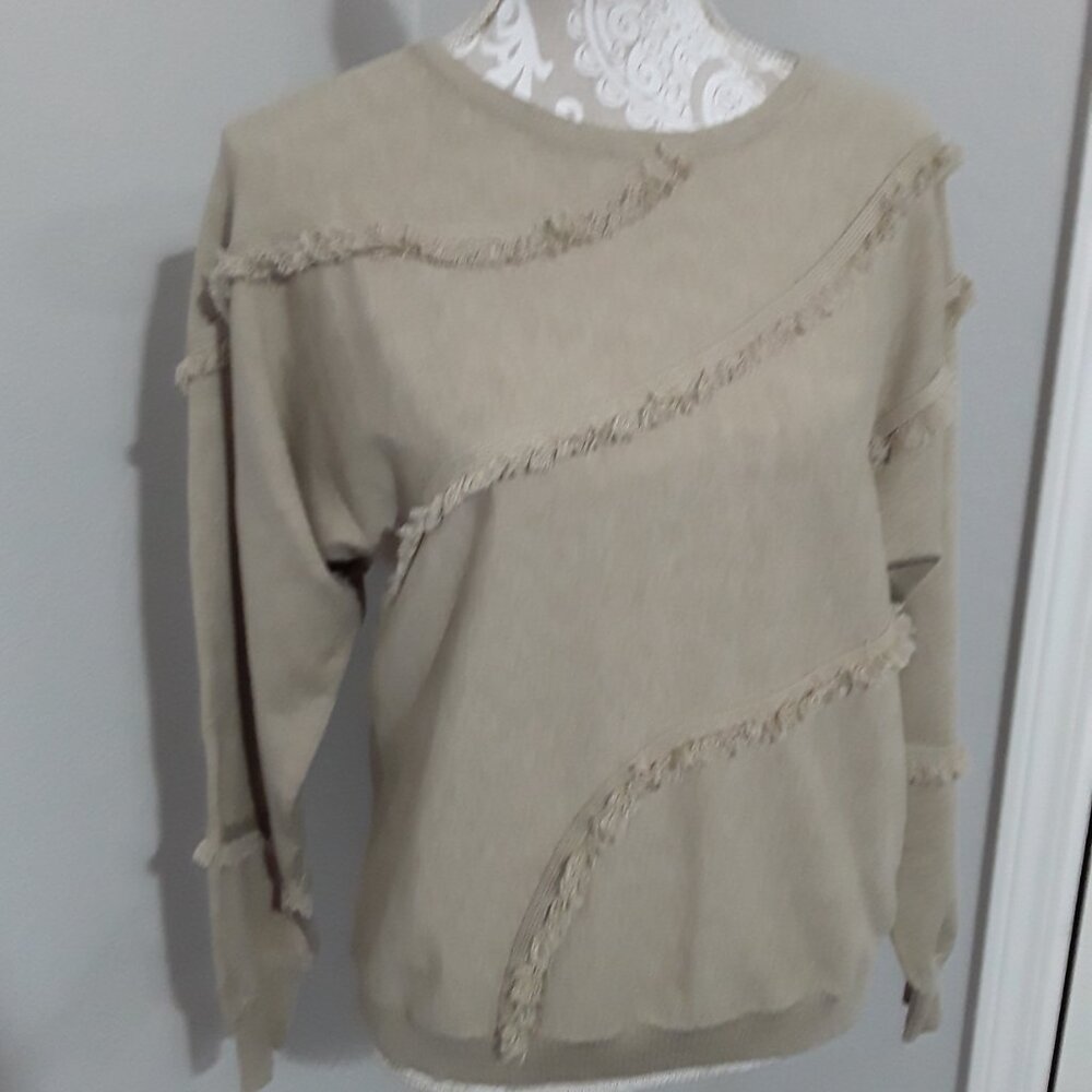 New Leo & Nicole cafe au lait long sleeve sweater size M